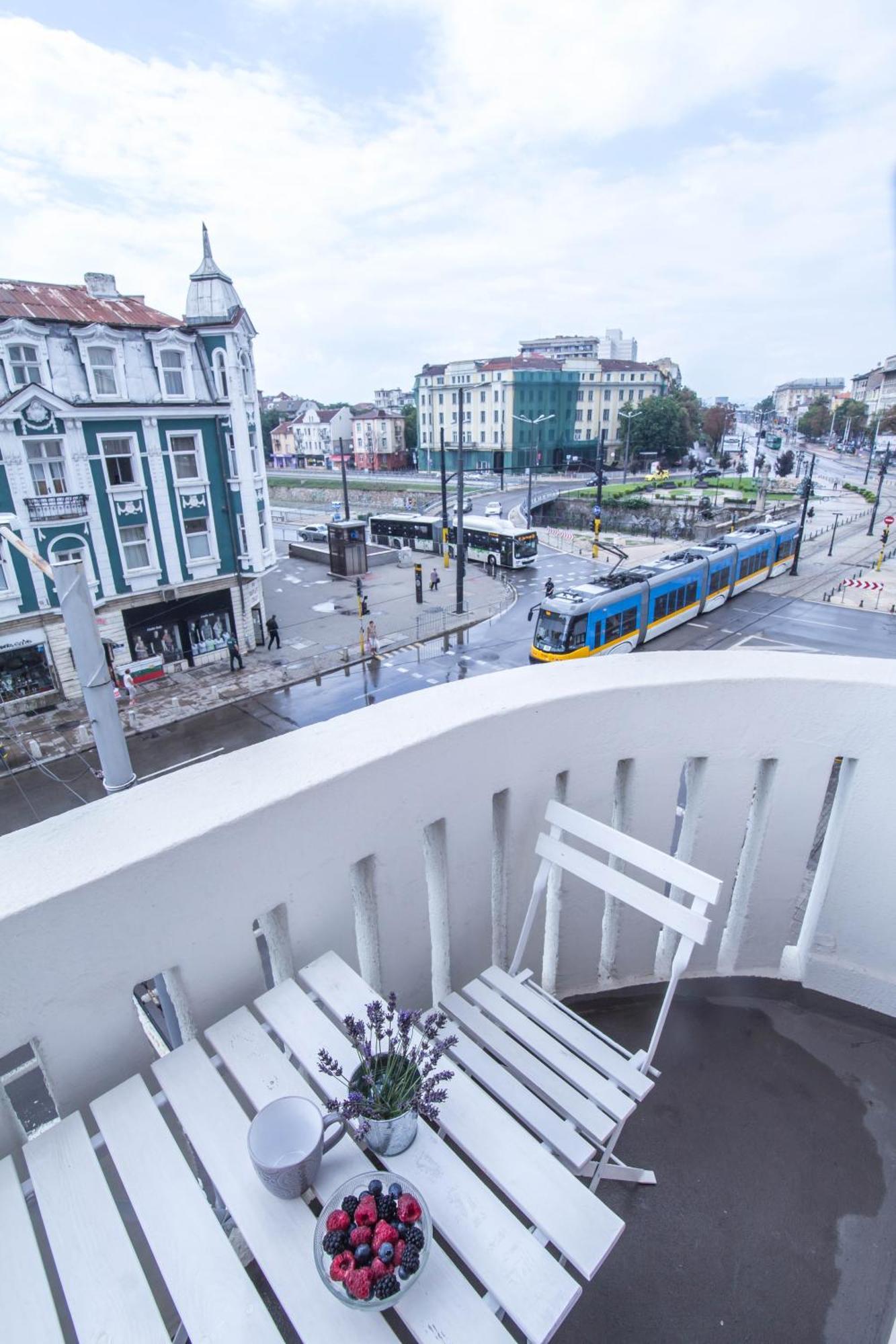 Lion'S Bridge Boutique 2Bdrm Apt, Top Center Gem Sofia Eksteriør bilde