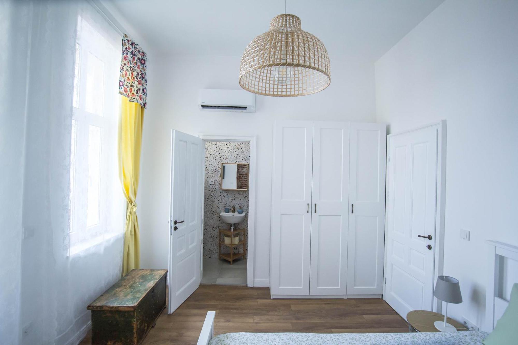 Lion'S Bridge Boutique 2Bdrm Apt, Top Center Gem Sofia Eksteriør bilde